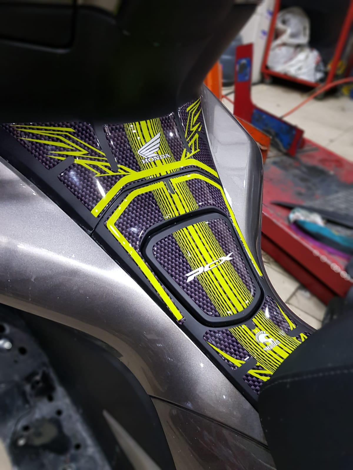 Honda Pcx 125-150 2018 Red Black Özel Tank Pad