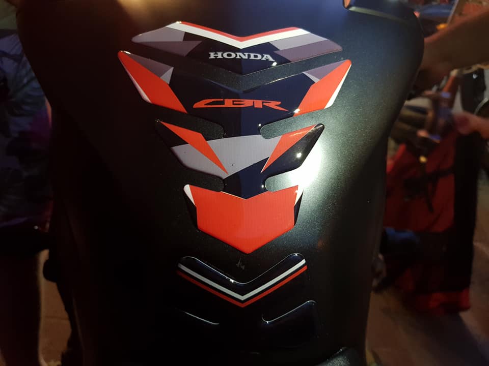 Honda Cbr 1000rr 2017-18 Red Black Özel Tank Pad Seti