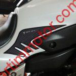 Yamaha MT 07 Yan Pad- Carbon Marka Logolu