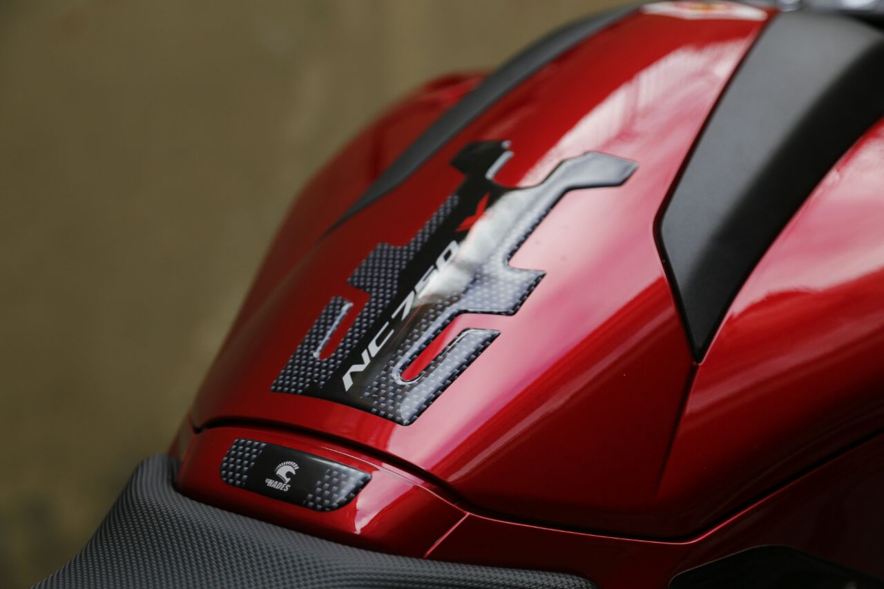 Honda Nc 750 Red Black Özel Tank Pad