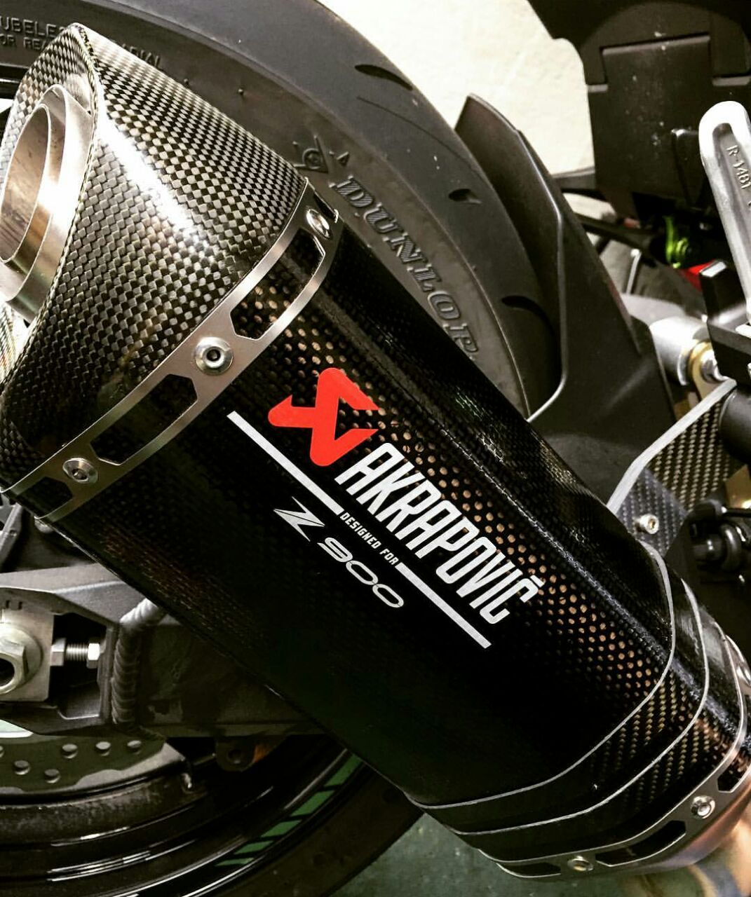Kawasaki Z900 Akropovic Carbon Orj