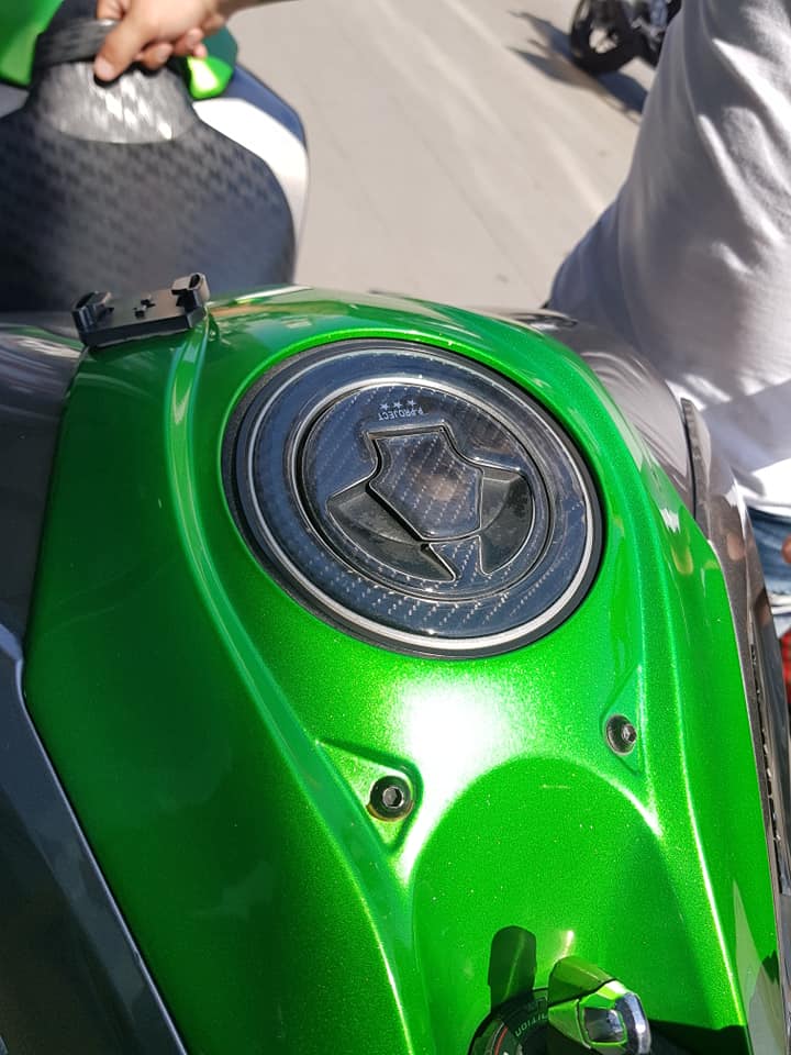 Kawasaki Ninja 250-300 Z800-Z1000-ER6-N Versys 650 DepoPad Carbon