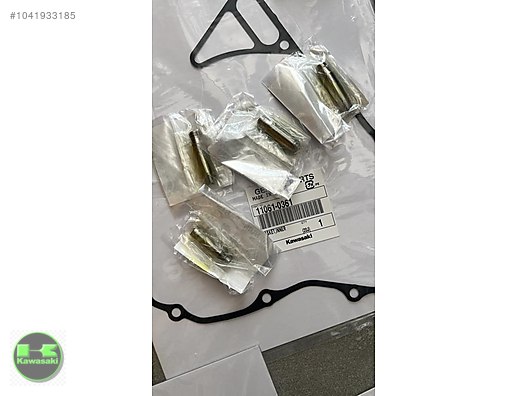 kawasaki kx 250f subap kaydı kx 250 subap kovanı sıfır orıjınal   verılen fiyat 4 adet fiyatıdır sıfır orıjınalrı 