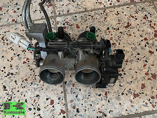 KAWASAKİ NİNJA 300 ENJEKSİYON GÖVDESİ Z 300 KARBÜRATÖR 3800 KM DE 