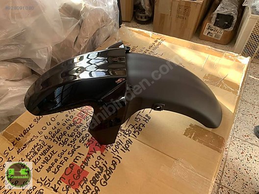 09-11 kawasaki er6 ön çamurluk sıfır orıjınal siyah renk er 6 f   komple on çamurluk 2 parçadan oluşur sıfır