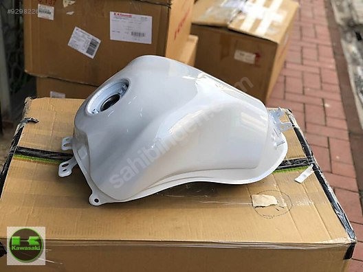 10-13 kawasaki z 1000 depo z 1000 benzin deposu sıfır orıjınal