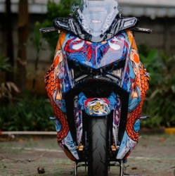 Xmax 2024 şeffaf ön cam