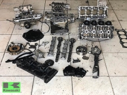  03-04 SUZUKİ GSXR 1000 YEDEK PARÇA SRAD 1000 GSX-R1000 GSX-R 1000  FİYAT TEMSILIDIR  LUTFEN IHTIYAC OLAN PARÇANIN FİYAT SORUNUZ