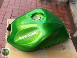 07-12 kawasaki z 750 depo z 750 benzin deposu yeşil renk orıjınal sıfır