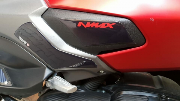 Yamaha Nmax Özel Artçı Pad Red Black