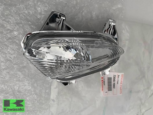 kawasaki j 300 sinyal kawasaki j 300 ön sinyal sol taraf sıfır orıjınal urundur 