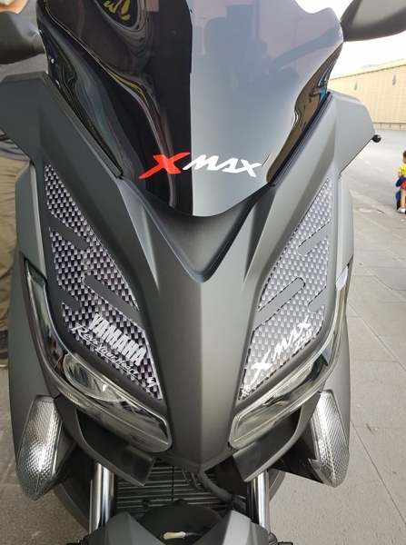 Yamaha Xmax 250 2014-17 Ön Kafa Sticker Pad Carbon Beyazlı